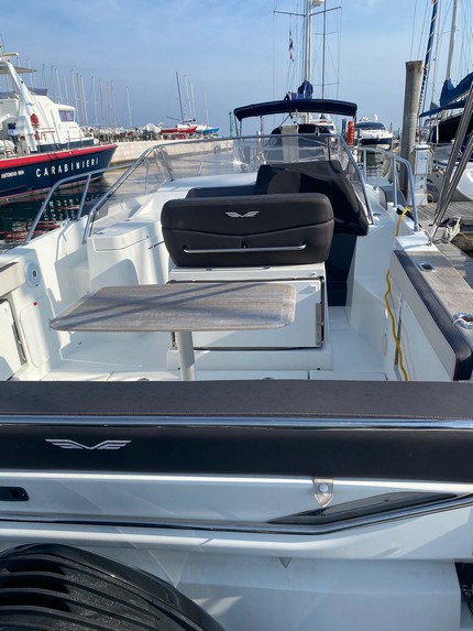 Beneteau Flyer 8.8 SUNdeck - 